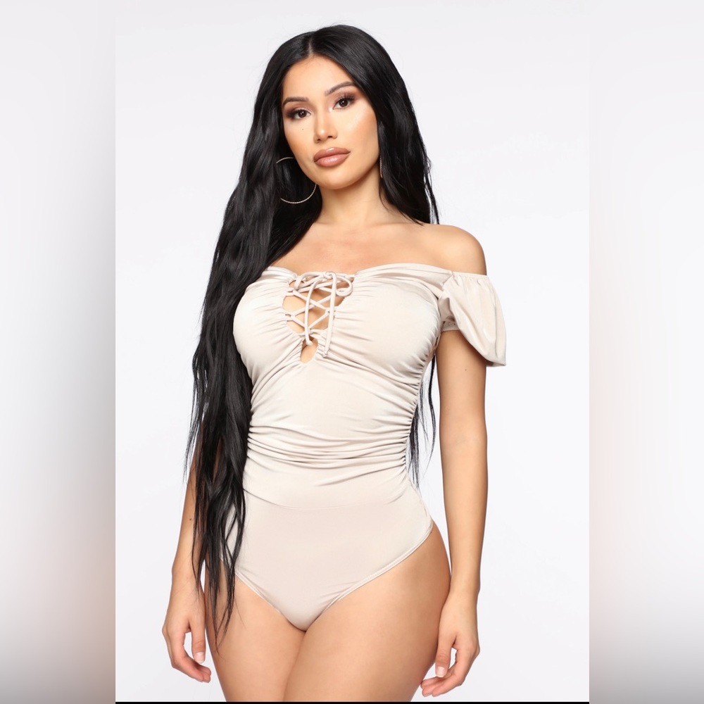 Fashion Nova Take Me Out Bodysuit 🤎